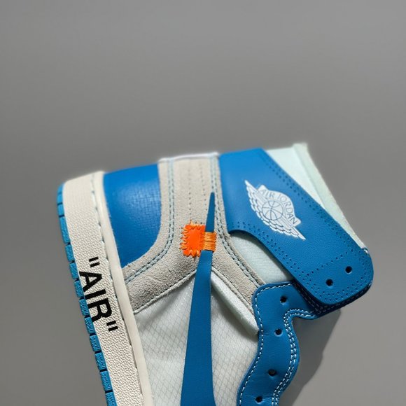Off-White x Air Jordan 1 Retro High OG \'UNC\' main image 5